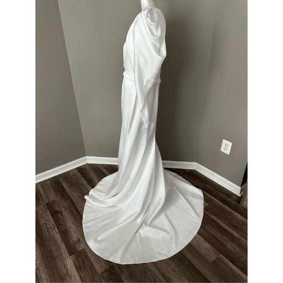 Elegant Cream Maxi Dress - Picture 7 of 8